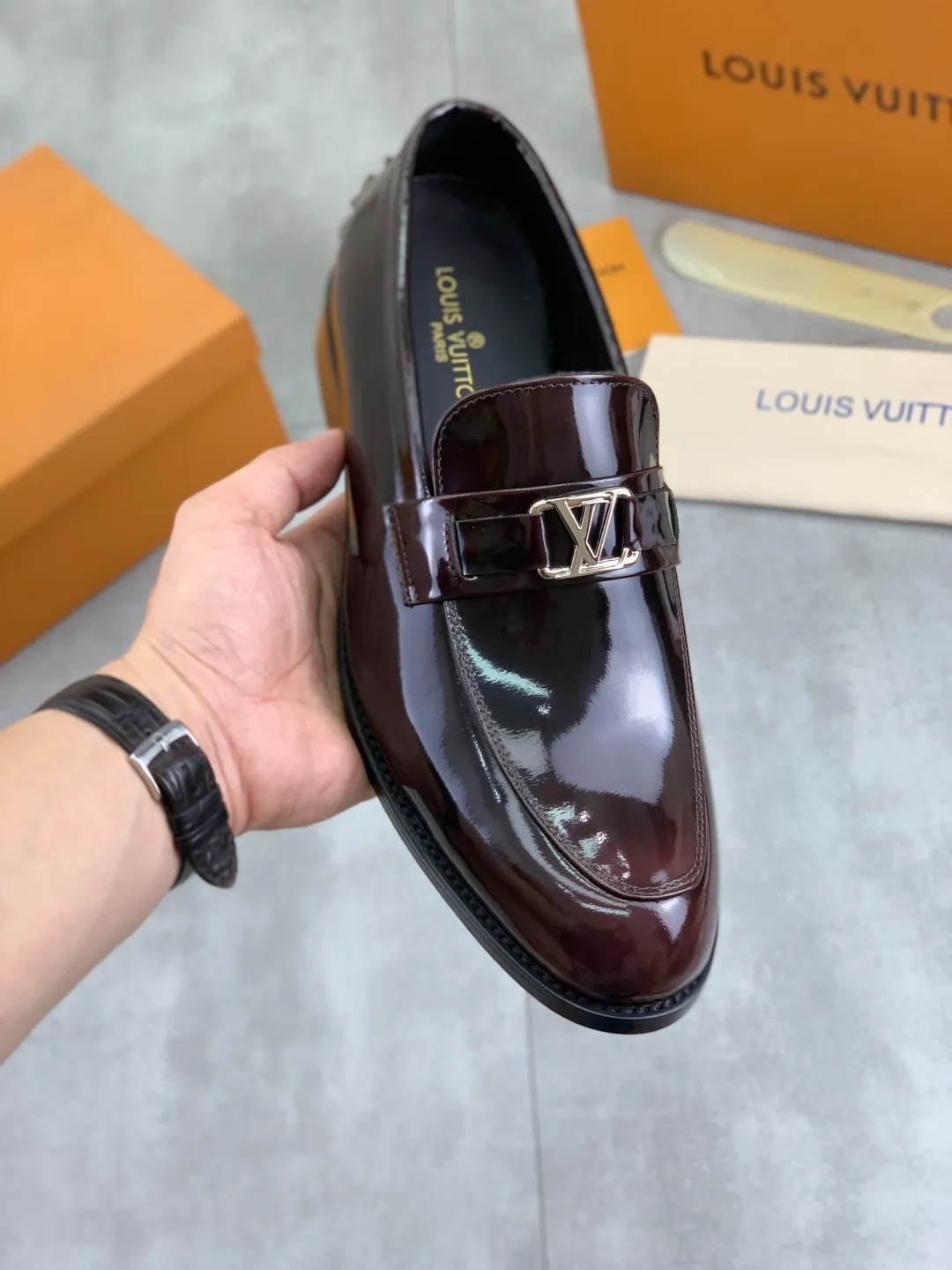Men's shoes 💰P460💰[New model] Water-dyed cow lining 🆘 LV Louis Vuitton business leather shoes, made of original imported Italian 🇮🇹 calfskin, full cowhide lining, carefully handmade by professional shoemakers, the original version is specially designed for wear-resistant outsole. Standard code: 39-45 5️⃣color🉑️select